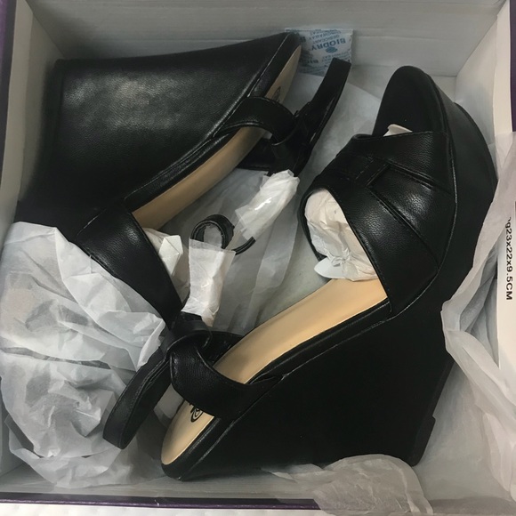 Black Wedges - Picture 4 of 5